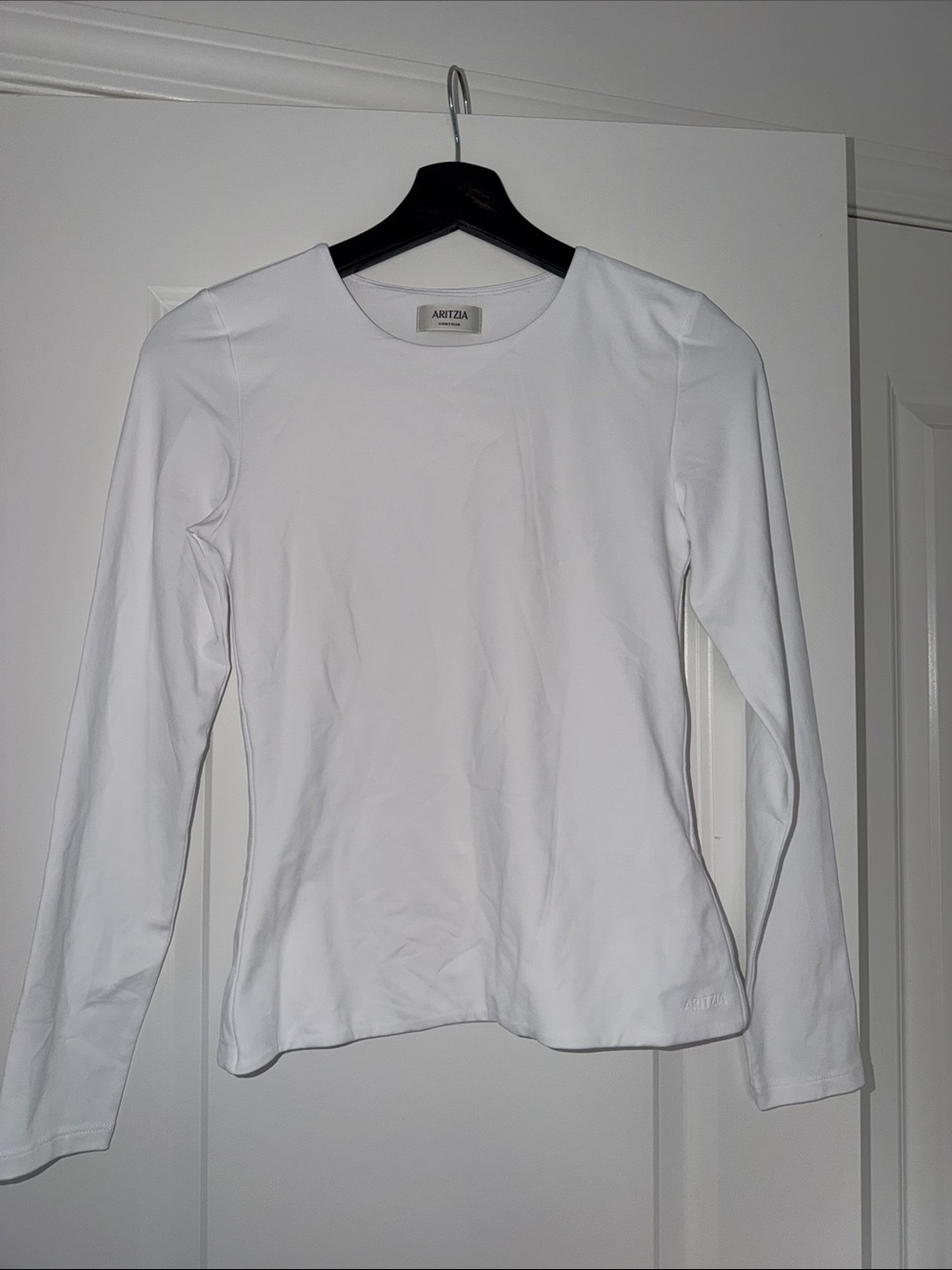 Aritzia White Long-Sleeve Crewneck Tee